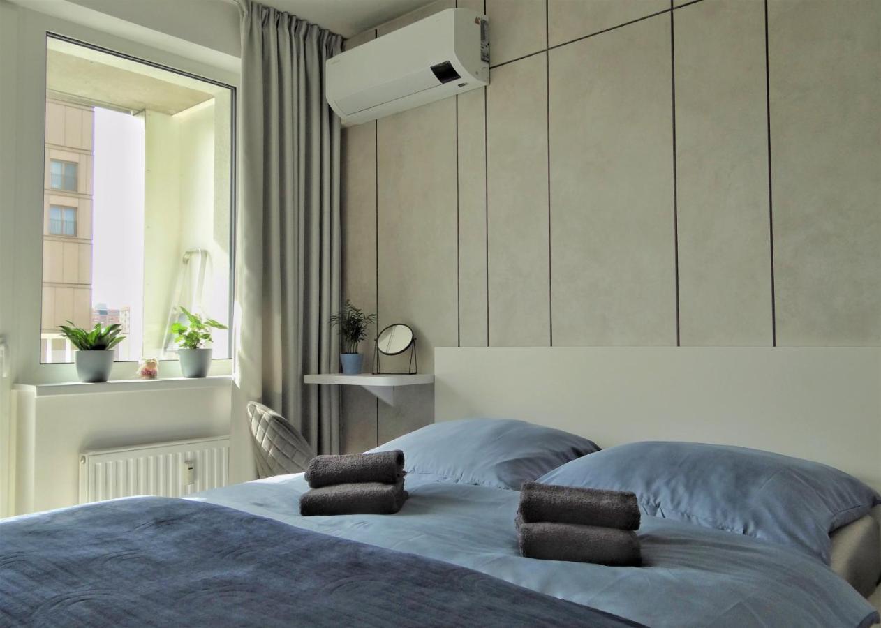 Top Urban Apartment - Free Parking, Green Energy, Modern Style Bratislava Dış mekan fotoğraf