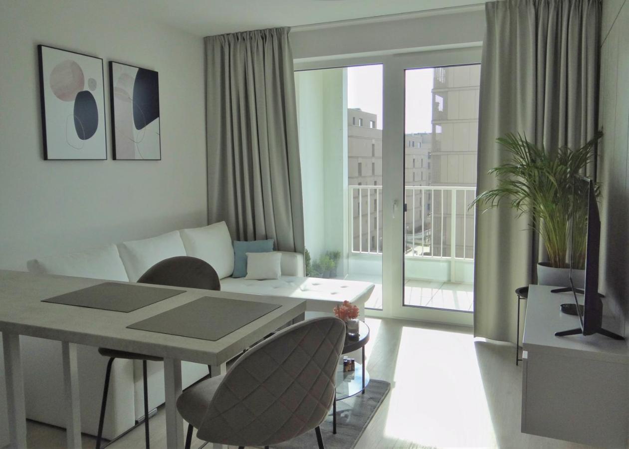 Top Urban Apartment - Free Parking, Green Energy, Modern Style Bratislava Dış mekan fotoğraf